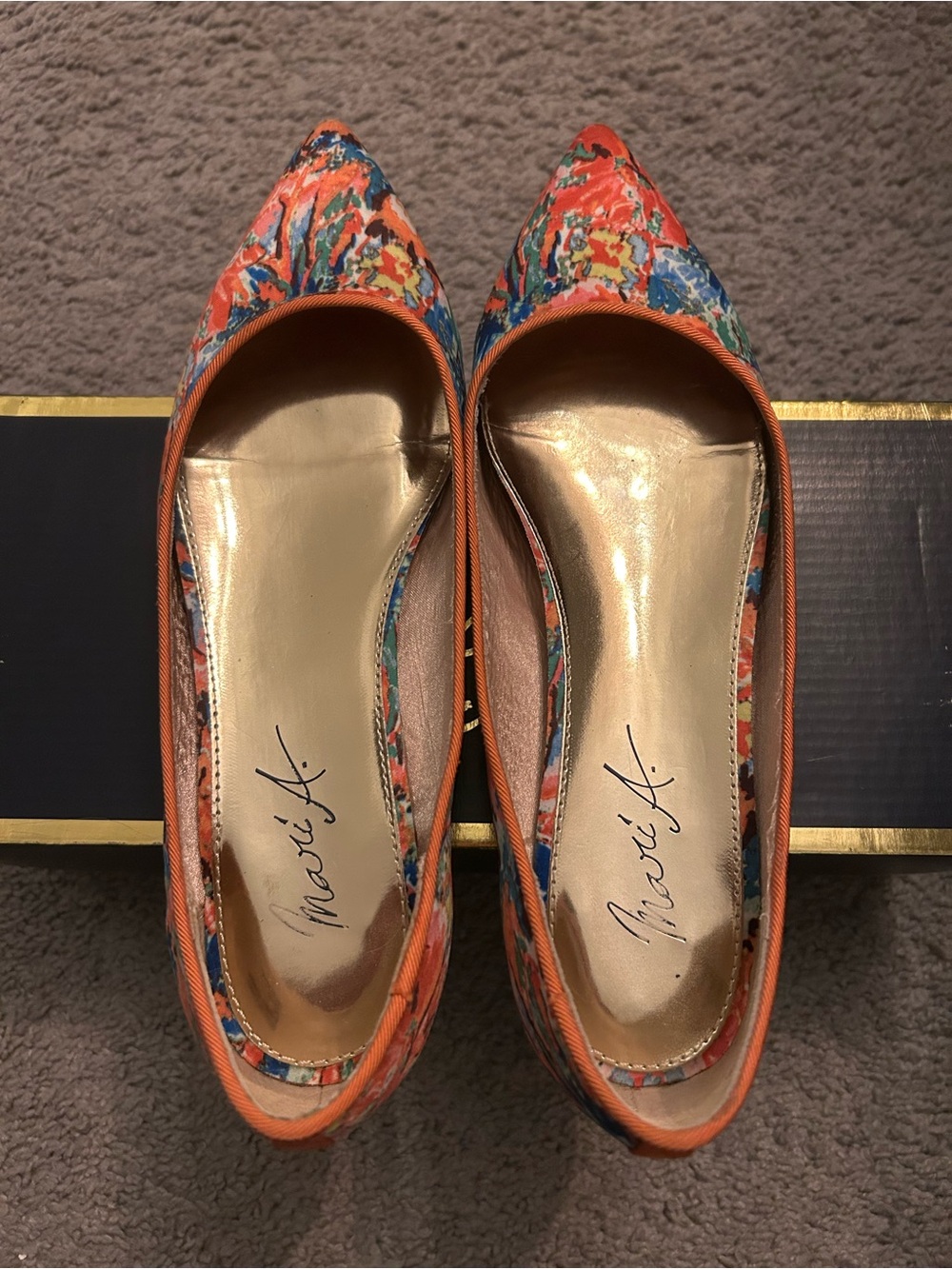 Mari A. Colorful Abstract Floral Pointed Toe Flats Women’s Size 8